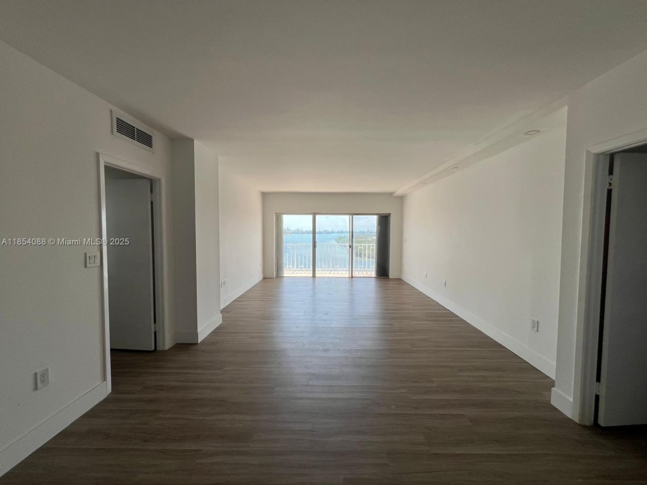 500 Bayview Dr, Unit 1120, Sunny Isles Beach, FL 33160 Photo