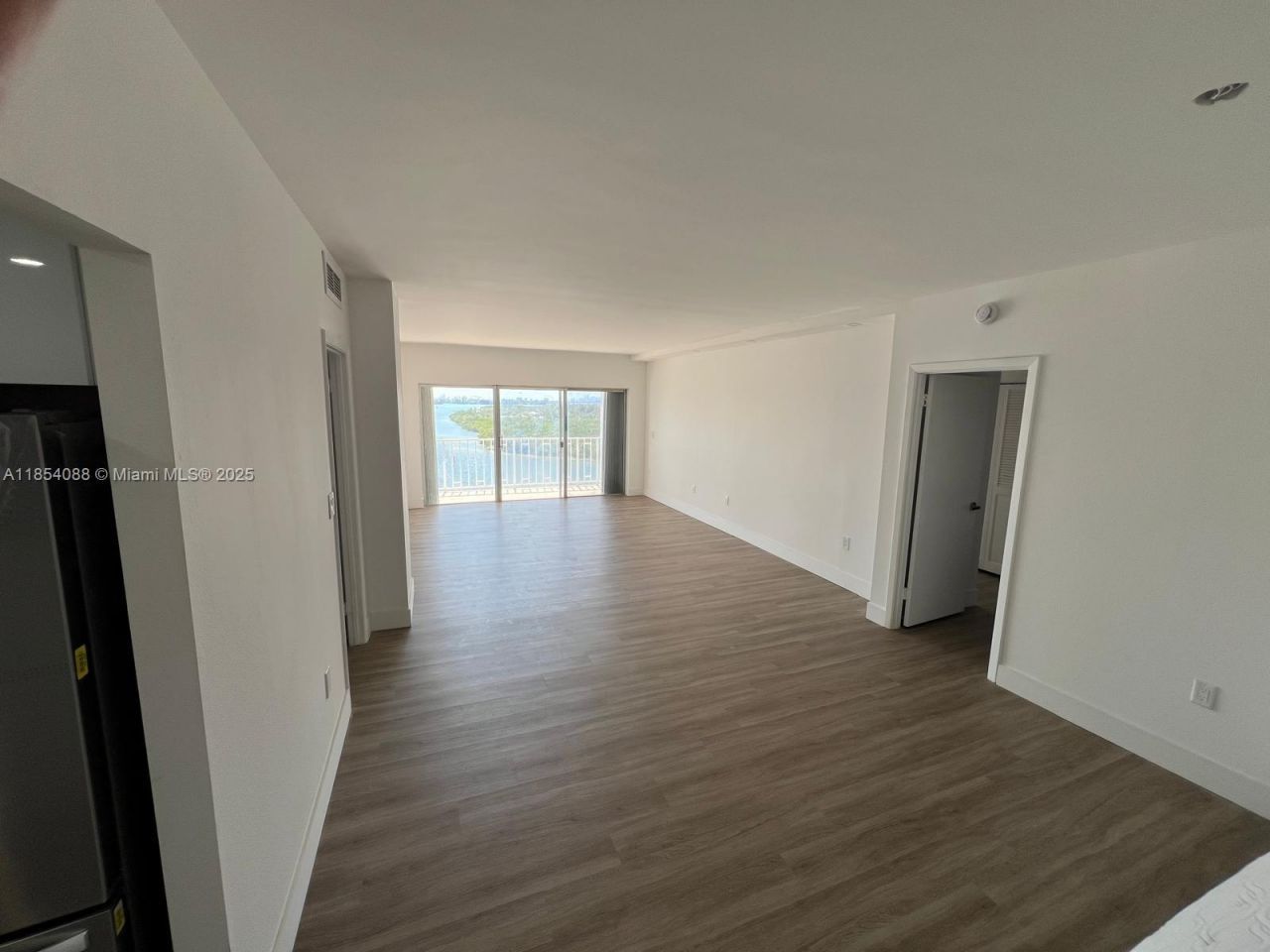 500 Bayview Dr, Unit 1120, Sunny Isles Beach, FL 33160 Photo