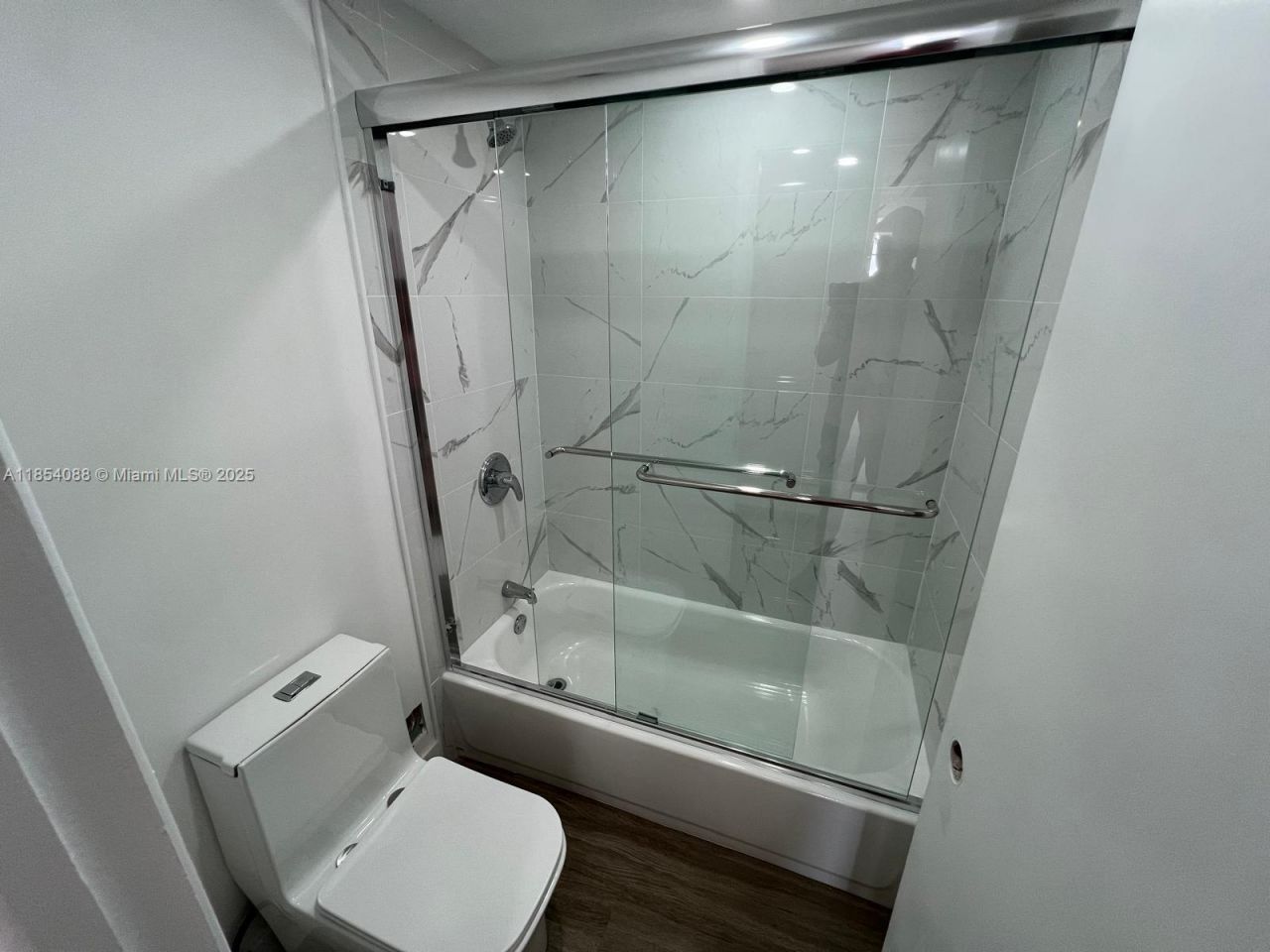 500 Bayview Dr, Unit 1120, Sunny Isles Beach, FL 33160 Photo