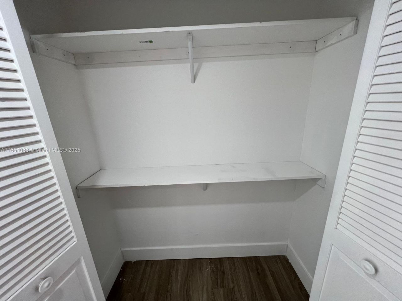 500 Bayview Dr, Unit 1120, Sunny Isles Beach, FL 33160 Photo