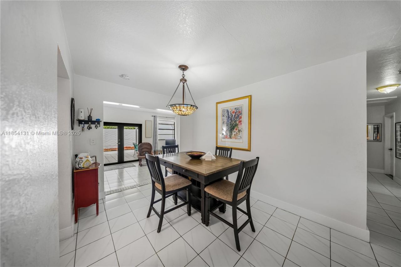 7605 W 6th Ave, Hialeah, FL 33014 Photo