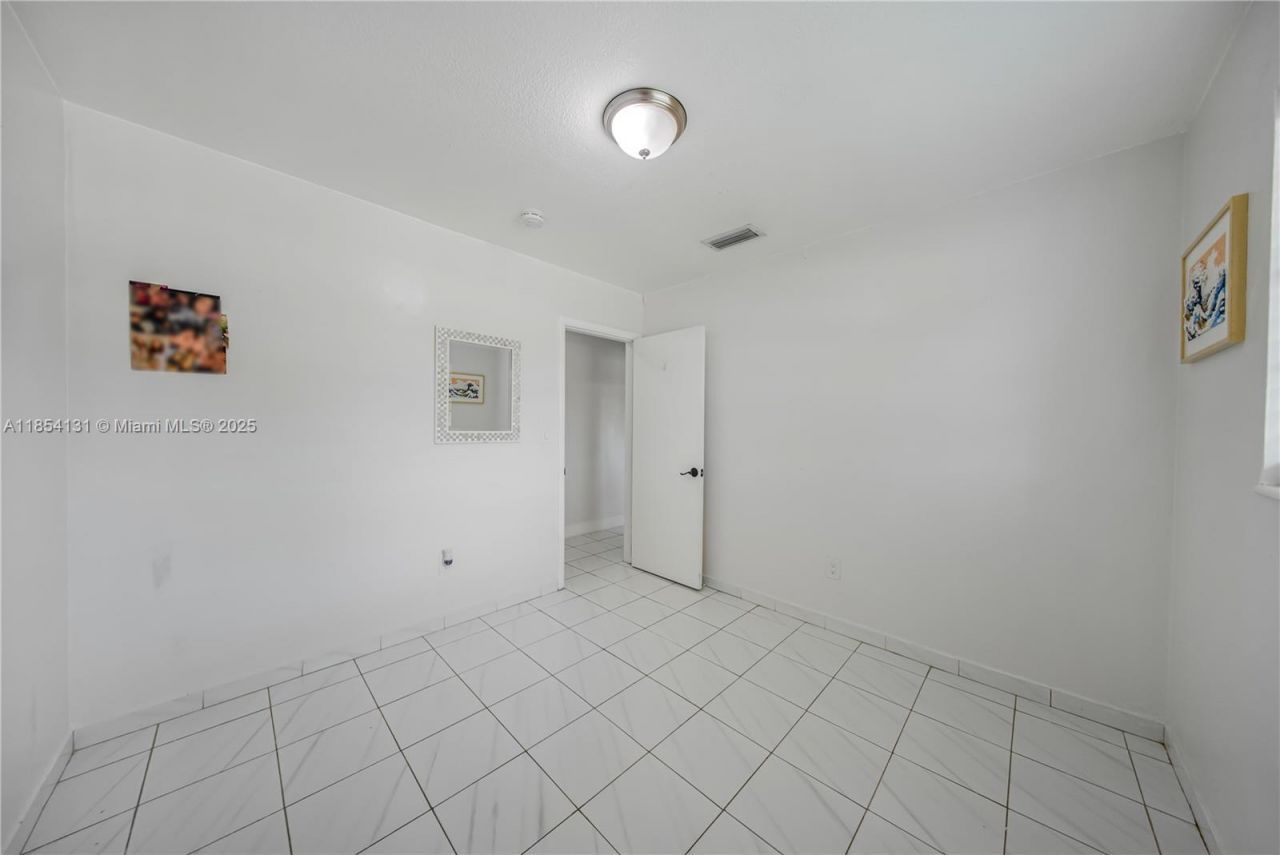 7605 W 6th Ave, Hialeah, FL 33014 Photo