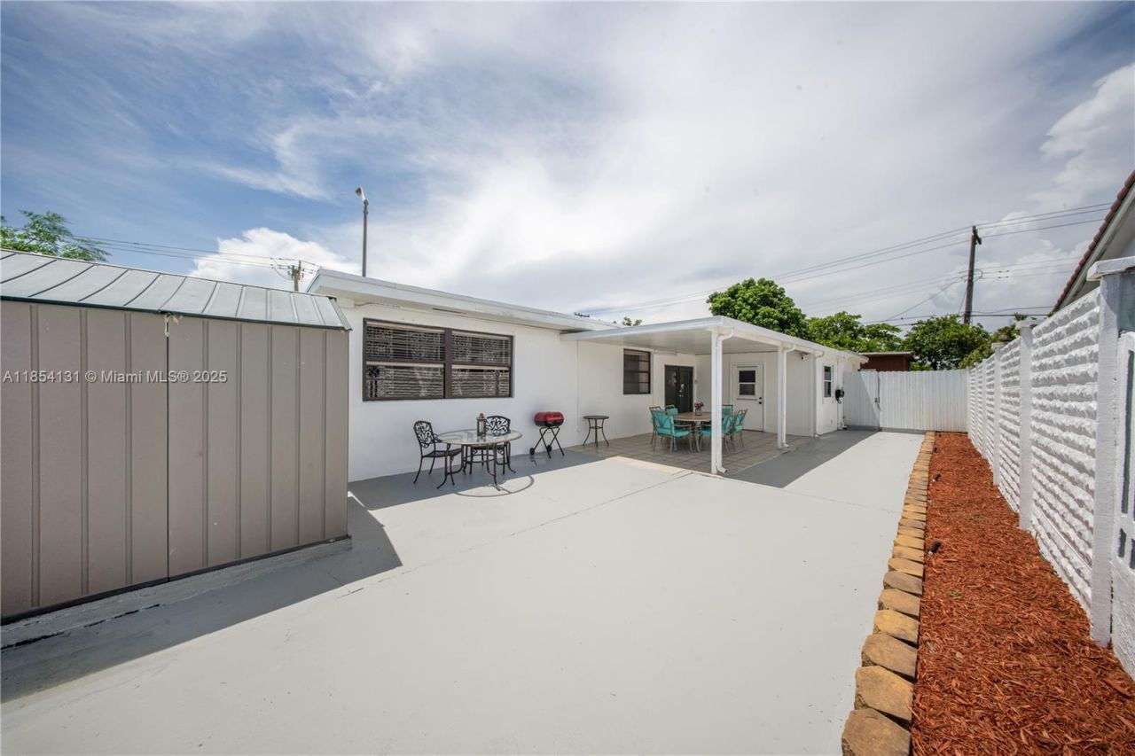 7605 W 6th Ave, Hialeah, FL 33014 Photo