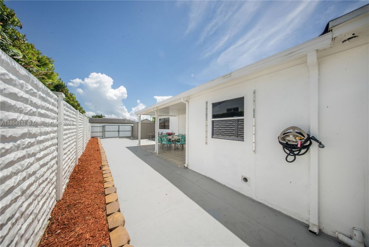 7605 W 6th Ave, Hialeah, FL 33014 Photo