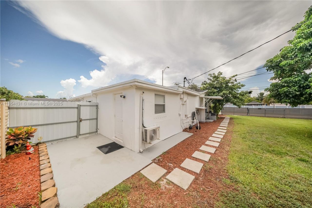 7605 W 6th Ave, Hialeah, FL 33014 Photo