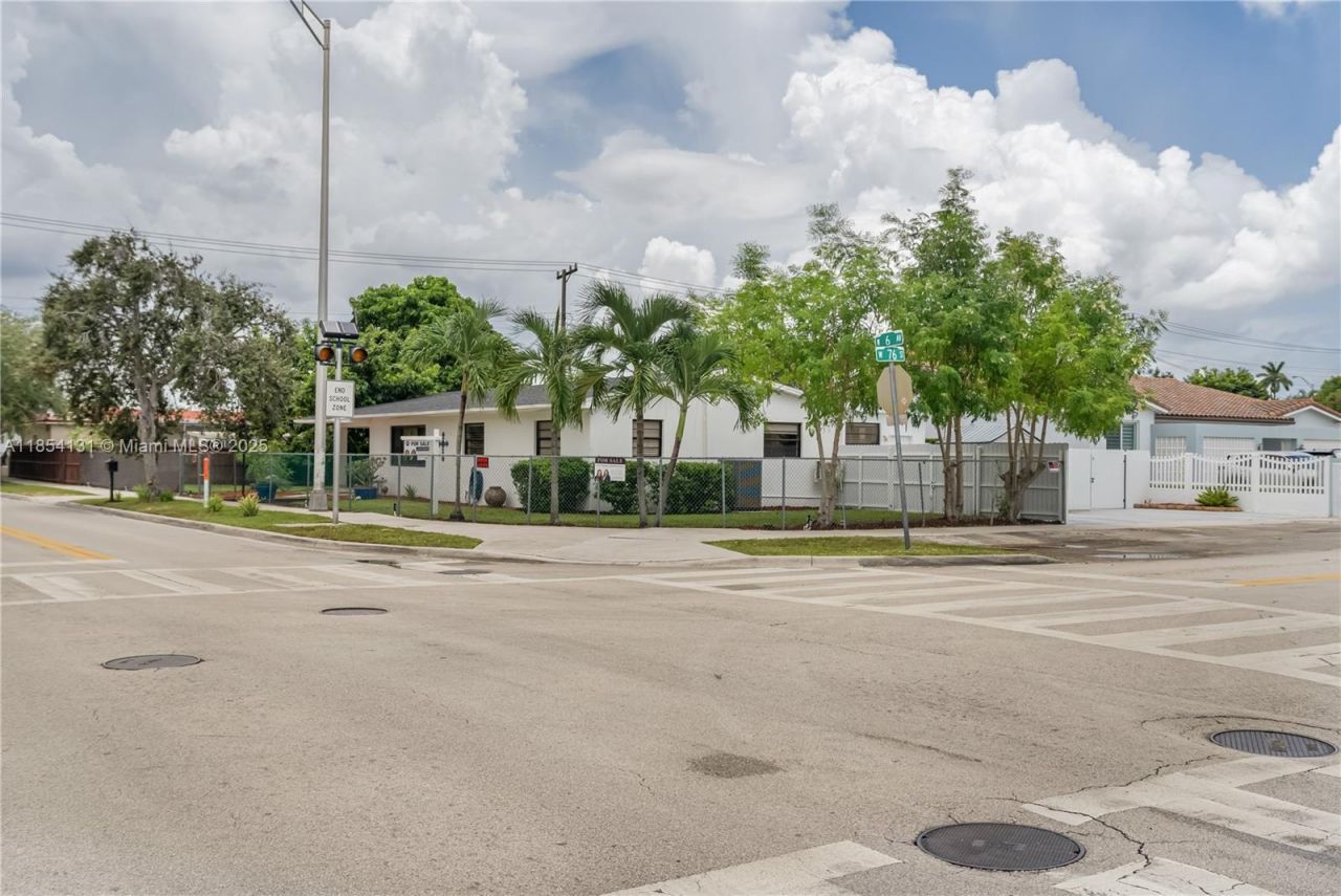 7605 W 6th Ave, Hialeah, FL 33014 Photo