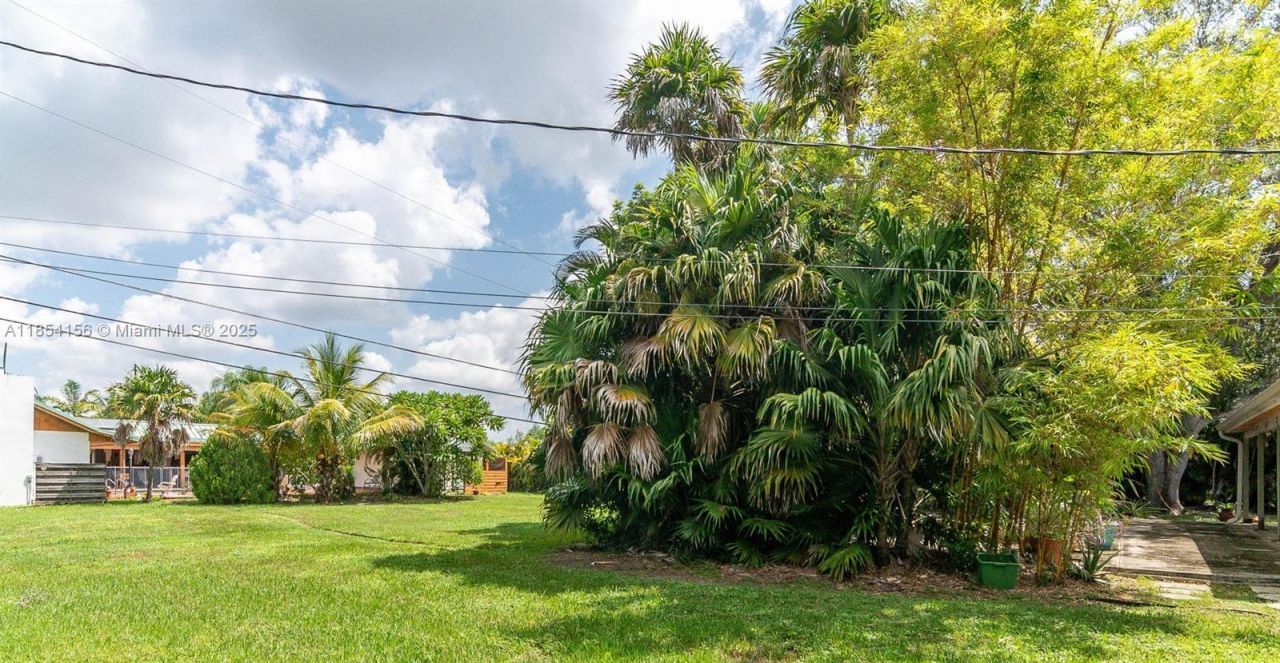 8465 SW 143rd St, Palmetto Bay, FL 33158 Photo