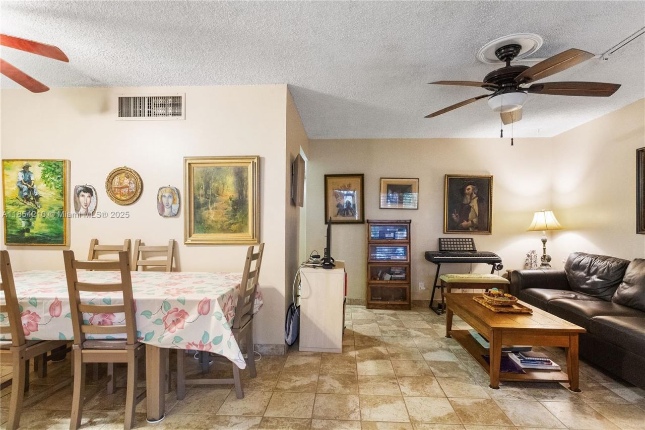 1425 Arthur St, Unit 205A, Hollywood, FL 33020 Photo