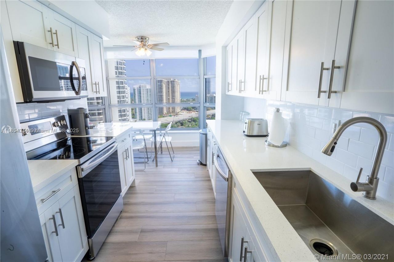 3530 Mystic Pointe Dr, Unit 2509, Aventura, FL 33180 Photo