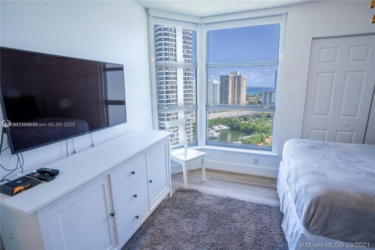 3530 Mystic Pointe Dr, Unit 2509, Aventura, FL 33180 Photo