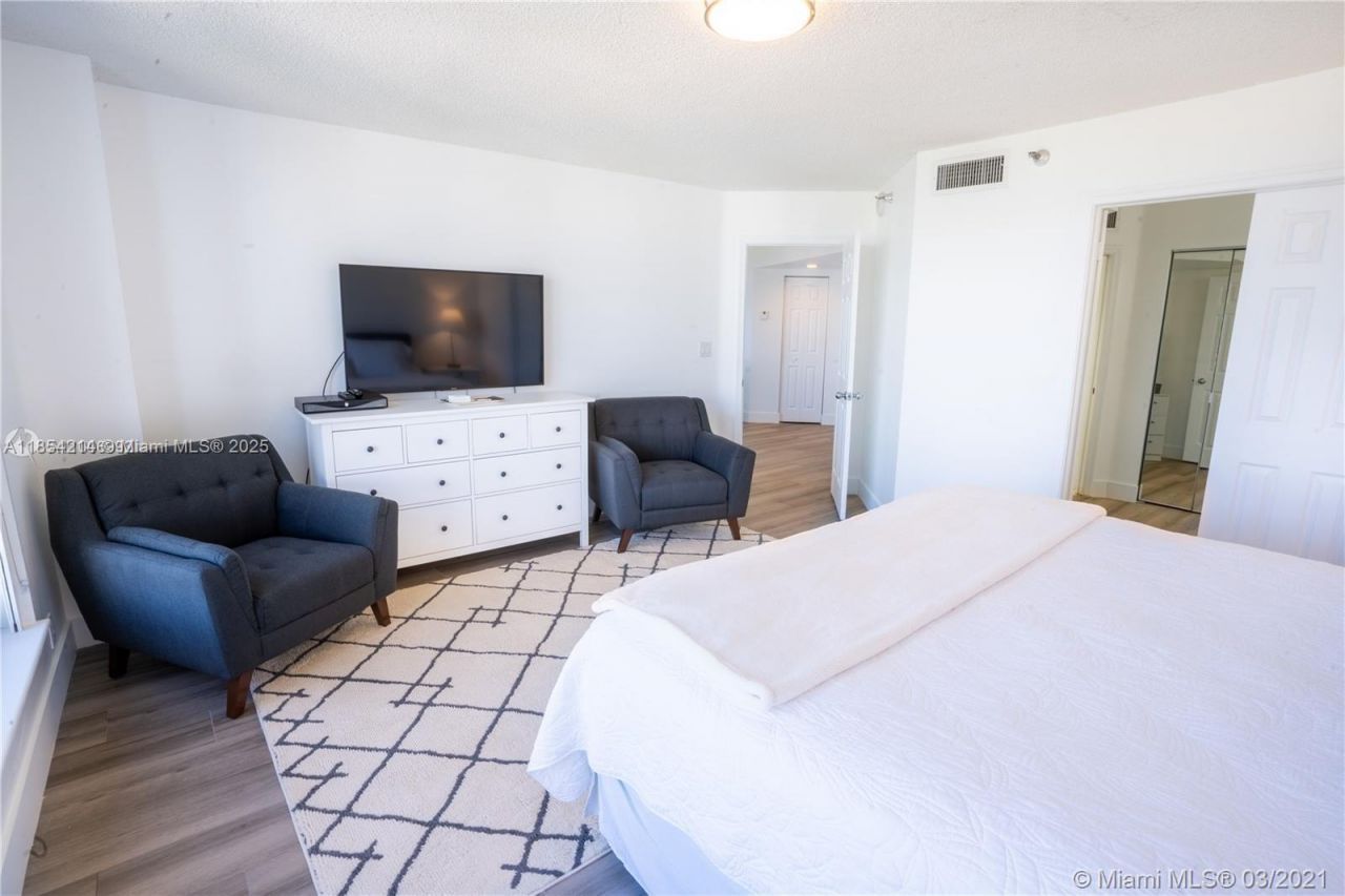 3530 Mystic Pointe Dr, Unit 2509, Aventura, FL 33180 Photo