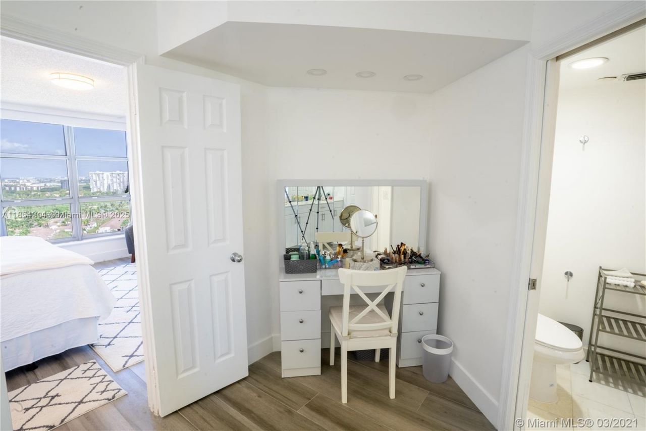 3530 Mystic Pointe Dr, Unit 2509, Aventura, FL 33180 Photo