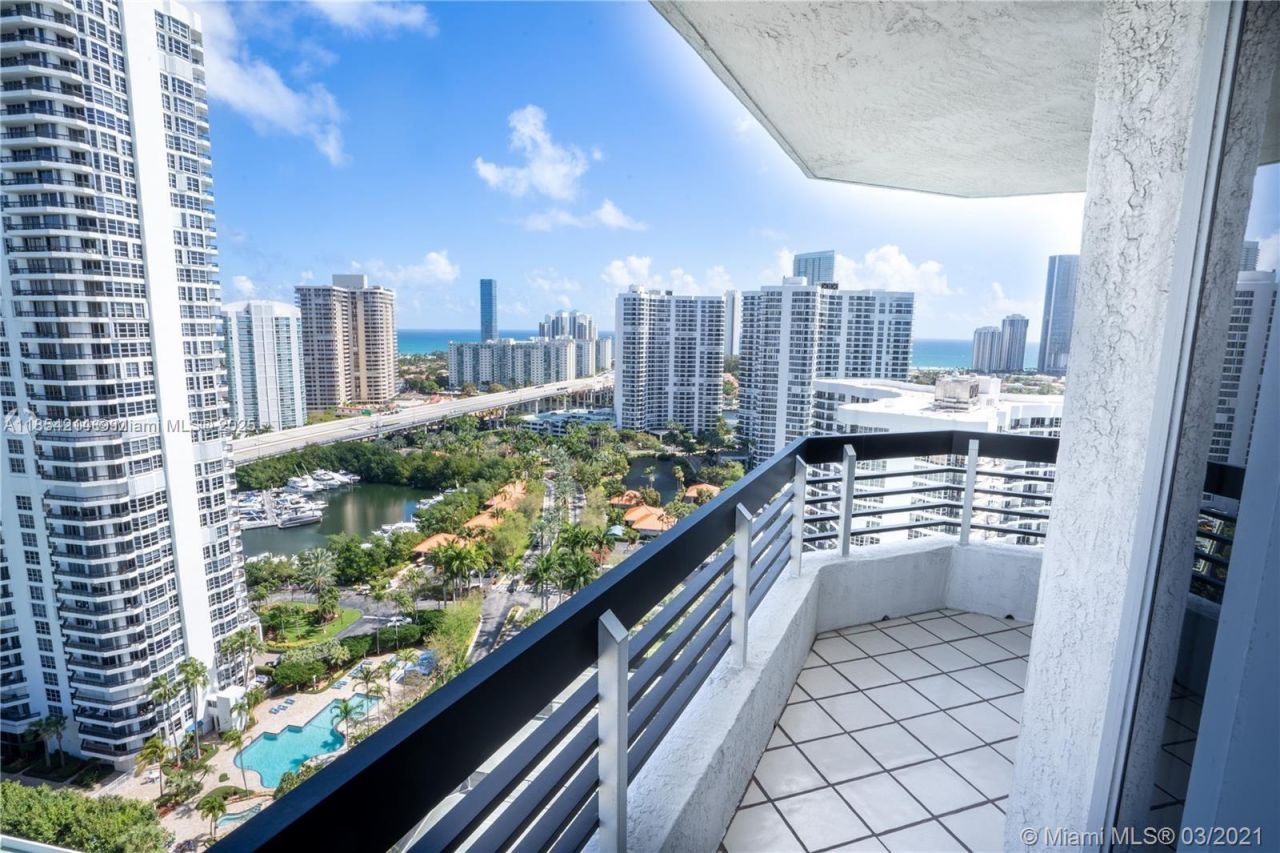 3530 Mystic Pointe Dr, Unit 2509, Aventura, FL 33180 Photo