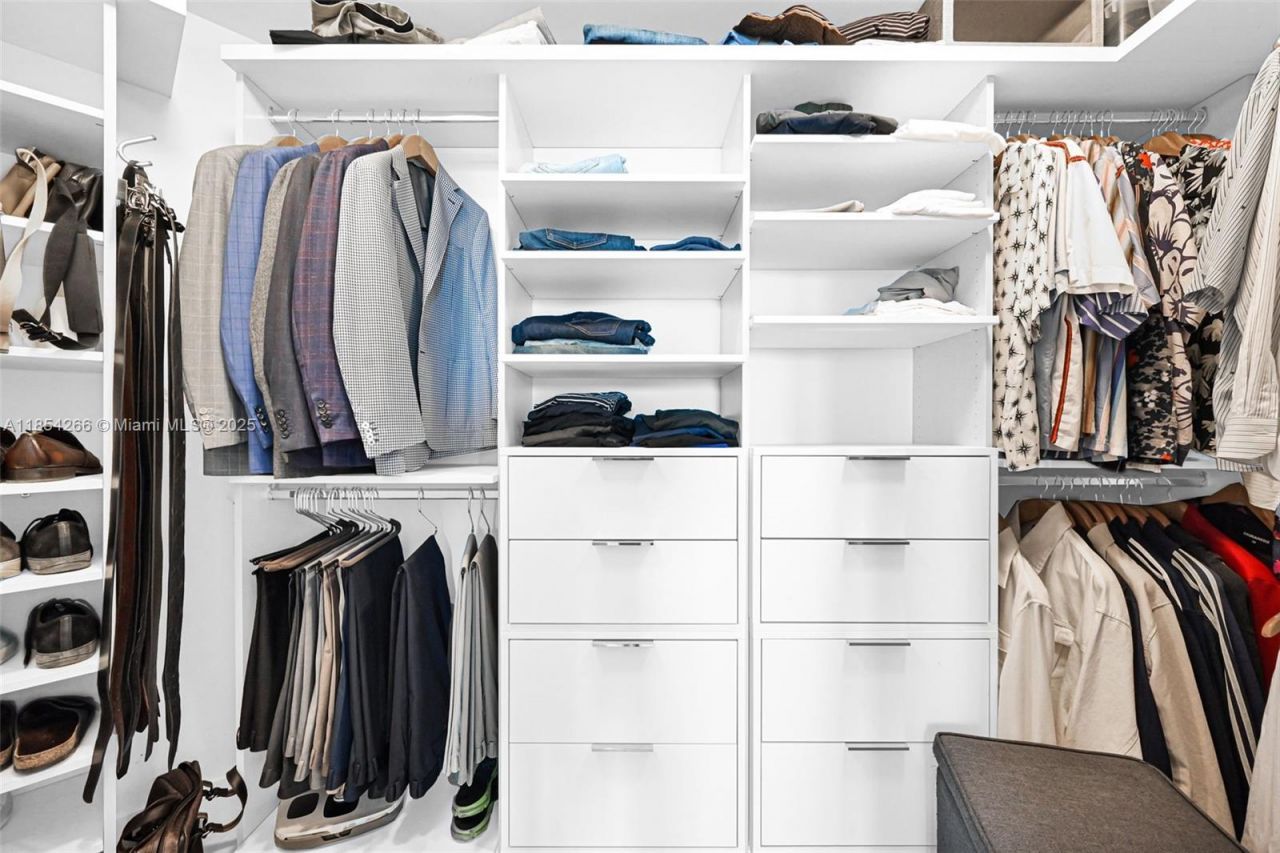 650 NE 32nd St, Unit 2201, Miami, FL 33137 Photo