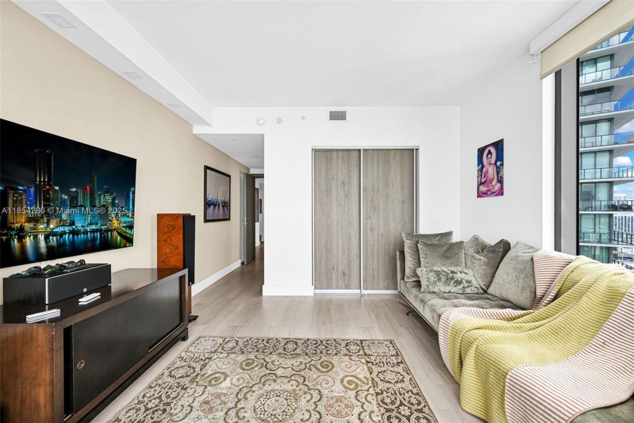 650 NE 32nd St, Unit 2201, Miami, FL 33137 Photo