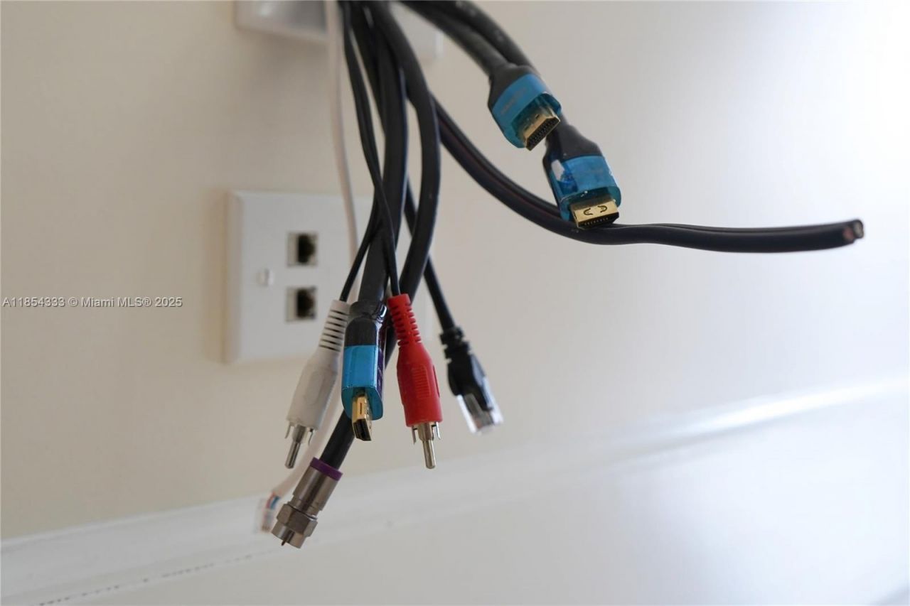 848 Brickell Key Dr, Unit 306, Miami, FL 33131 Photo