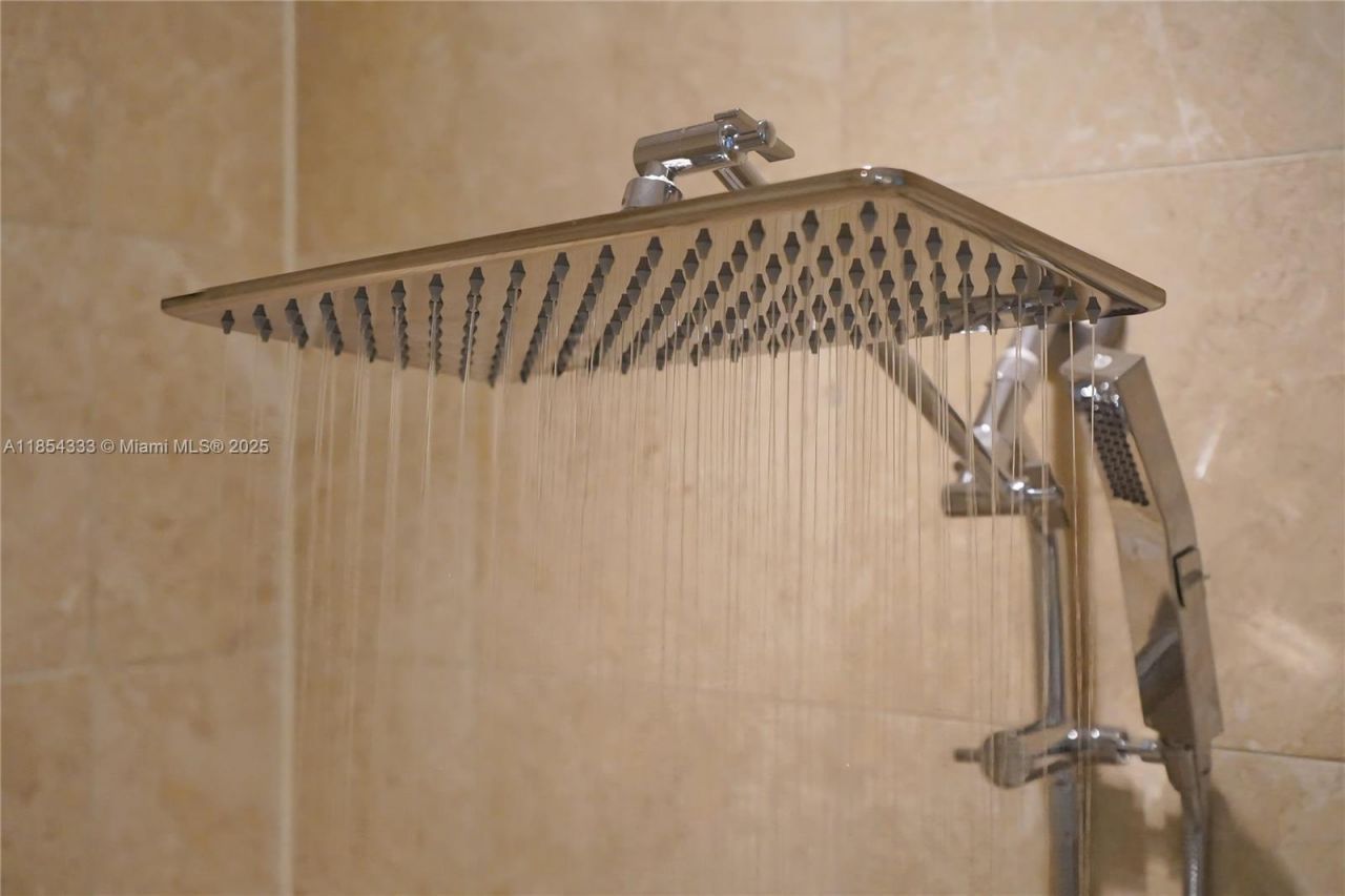 848 Brickell Key Dr, Unit 306, Miami, FL 33131 Photo