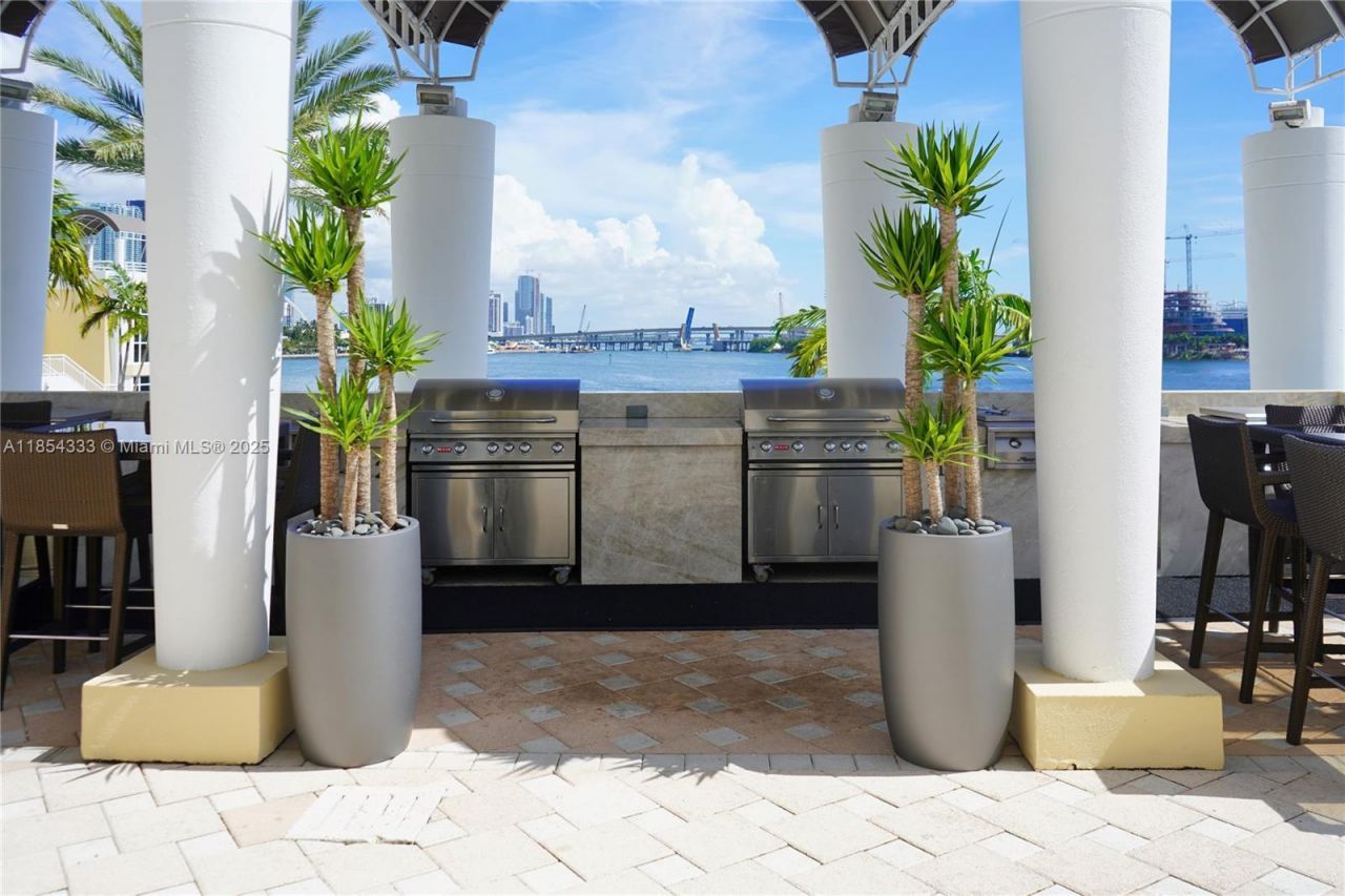 848 Brickell Key Dr, Unit 306, Miami, FL 33131 Photo