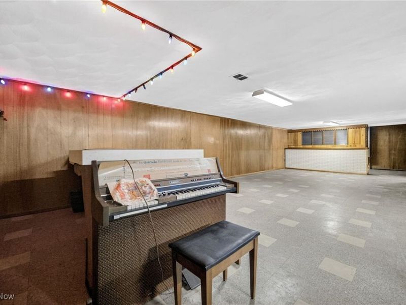 100 E Decker Drive, Seven Hills, OH 44131 Photo 23