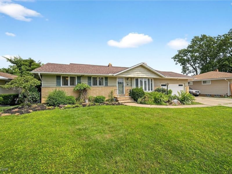 100 E Decker Drive, Seven Hills, OH 44131 Photo 29