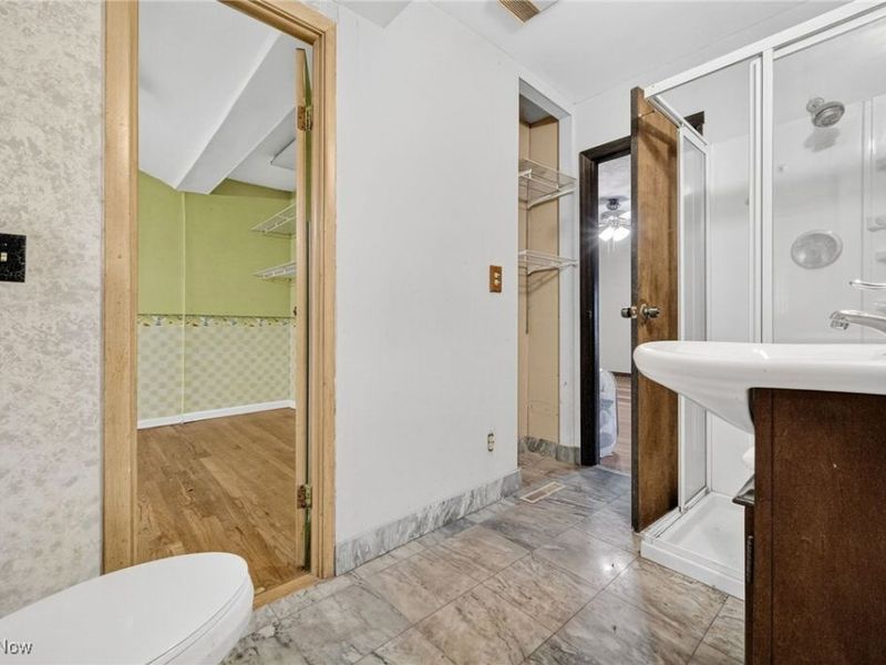 100 E Decker Drive, Seven Hills, OH 44131 Photo 8