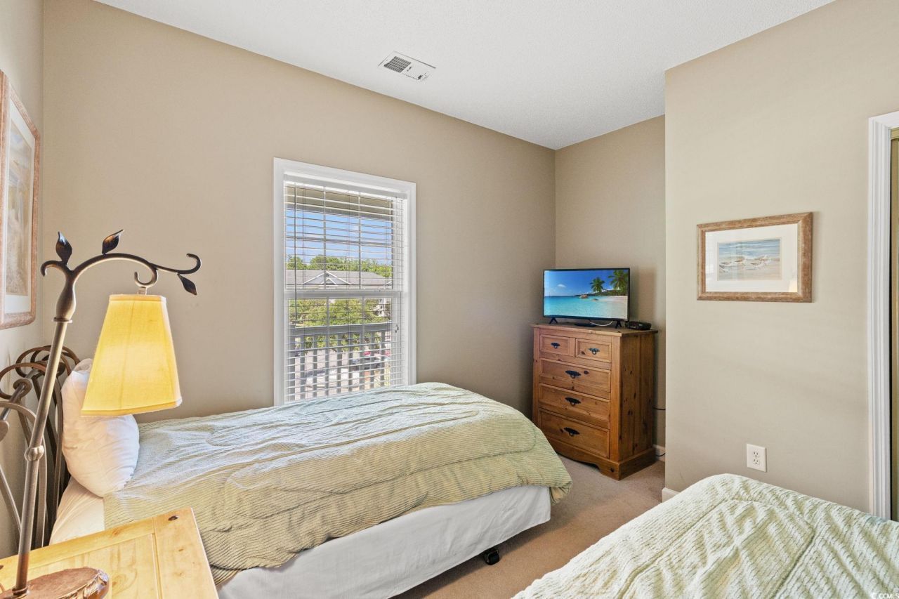 5825 Catalina Dr. Photo 17