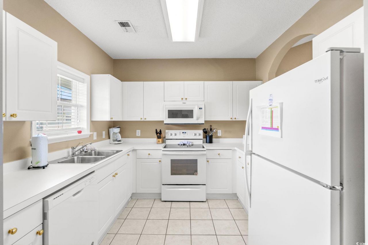 5825 Catalina Dr. Photo 5