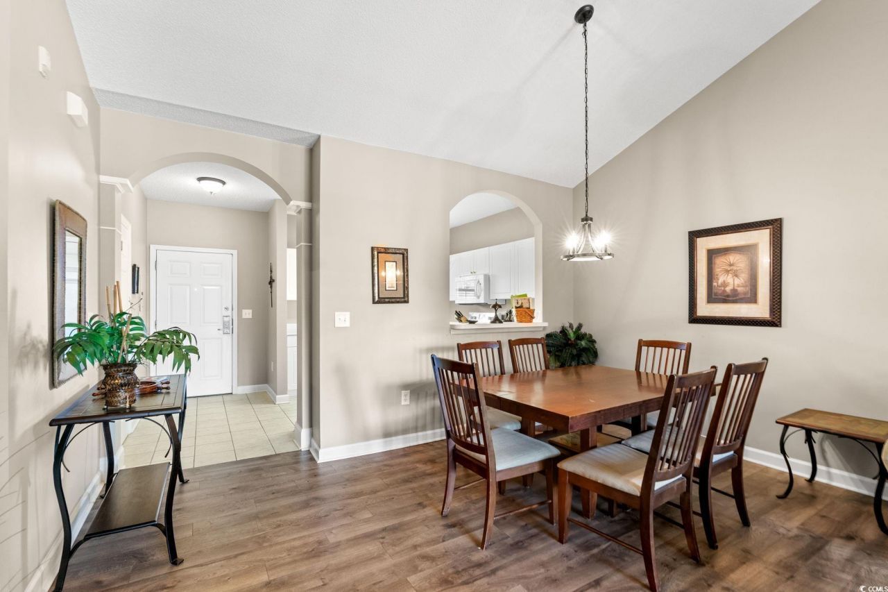 5825 Catalina Dr. Photo 8