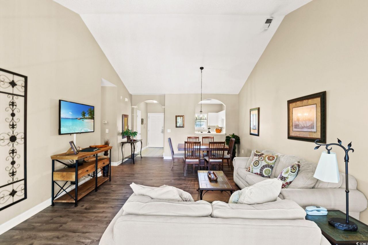 5825 Catalina Dr. Photo 9