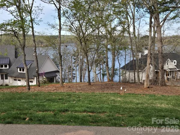 178 Kingfisher Court, Badin Lake, NC 28127