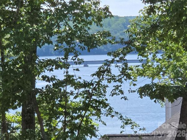 178 Kingfisher Court, Badin Lake, NC 28127