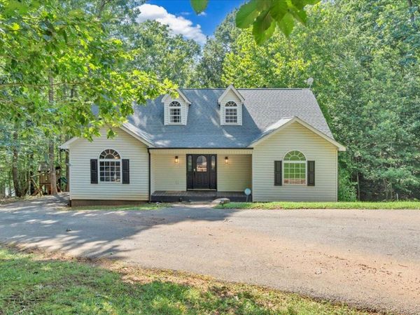 709 Forest Lawn DR, Moneta, VA 24121