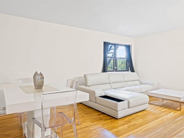 147-10 84th Road, Unit 4G, Briarwood, NY 11435