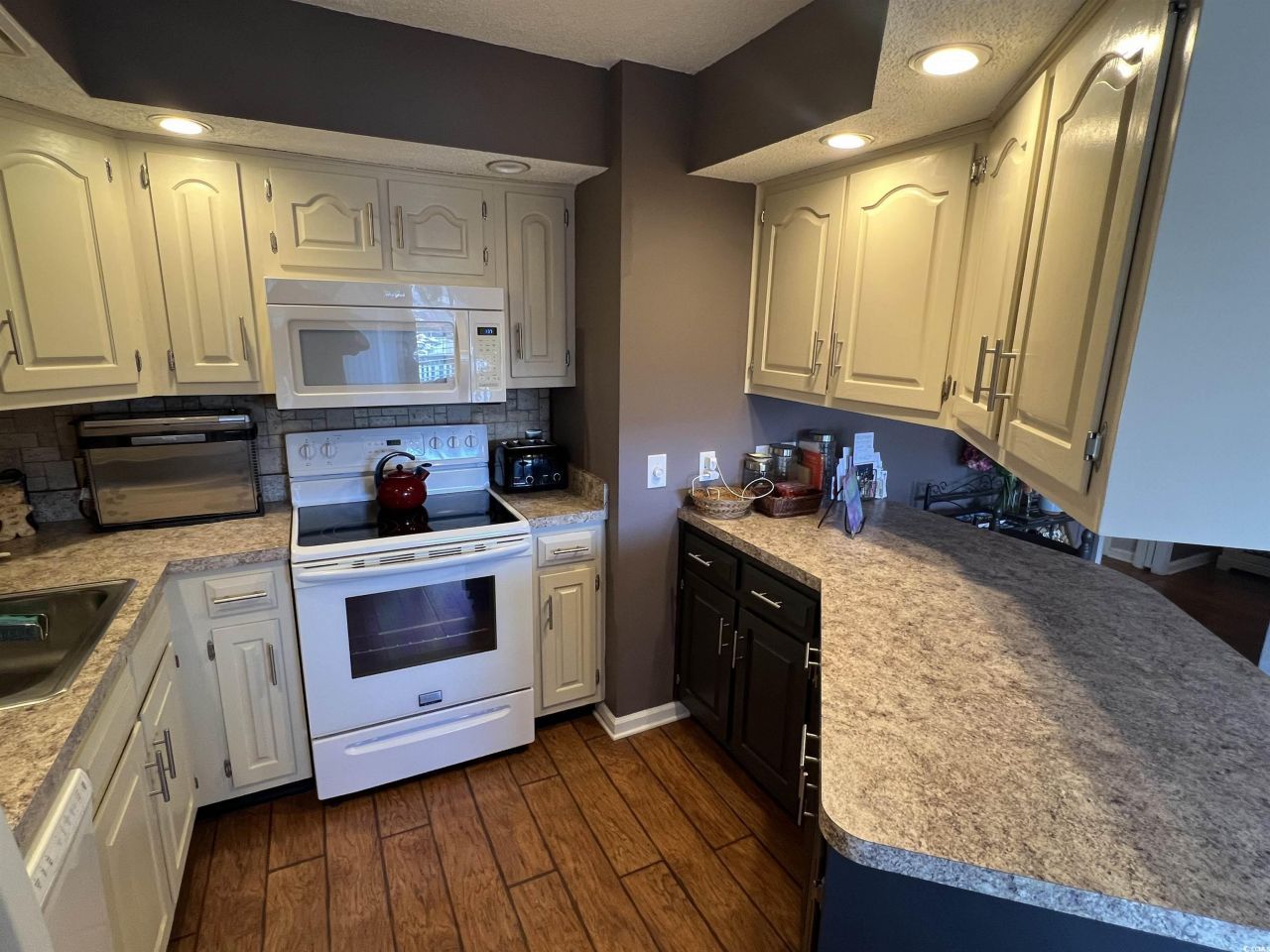 4238 Pinehurst Circle Photo 7