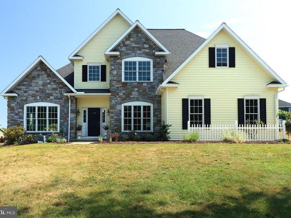 135 FERNLEAF COURT, STATE COLLEGE, PA 16801