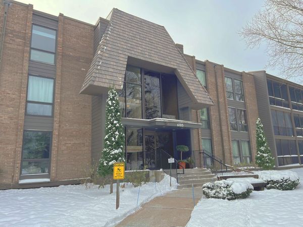 6105 Lincoln Drive, Unit 231, Edina, MN 55436