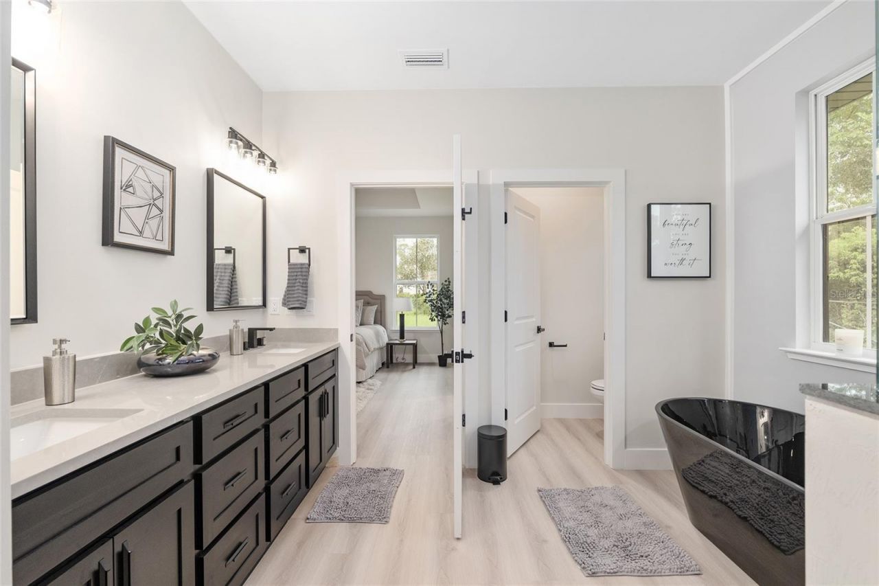 4430 NW 18th Place, Gainesville, FL 32605 Photo