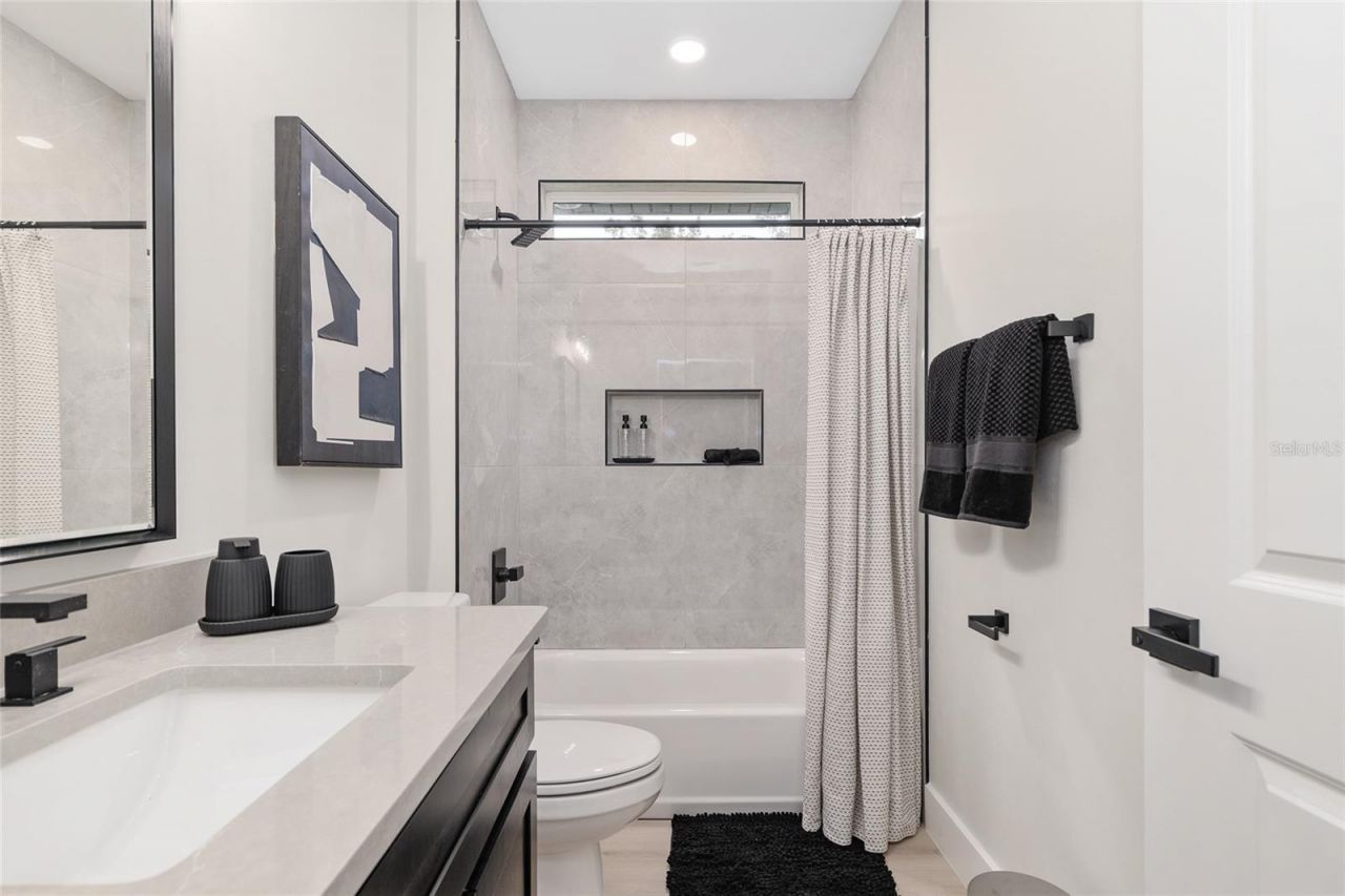 4430 NW 18th Place, Gainesville, FL 32605 Photo