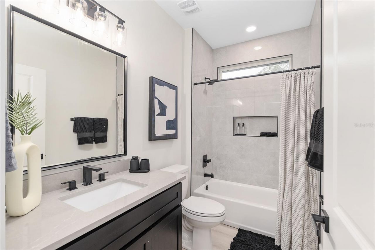 4430 NW 18th Place, Gainesville, FL 32605 Photo