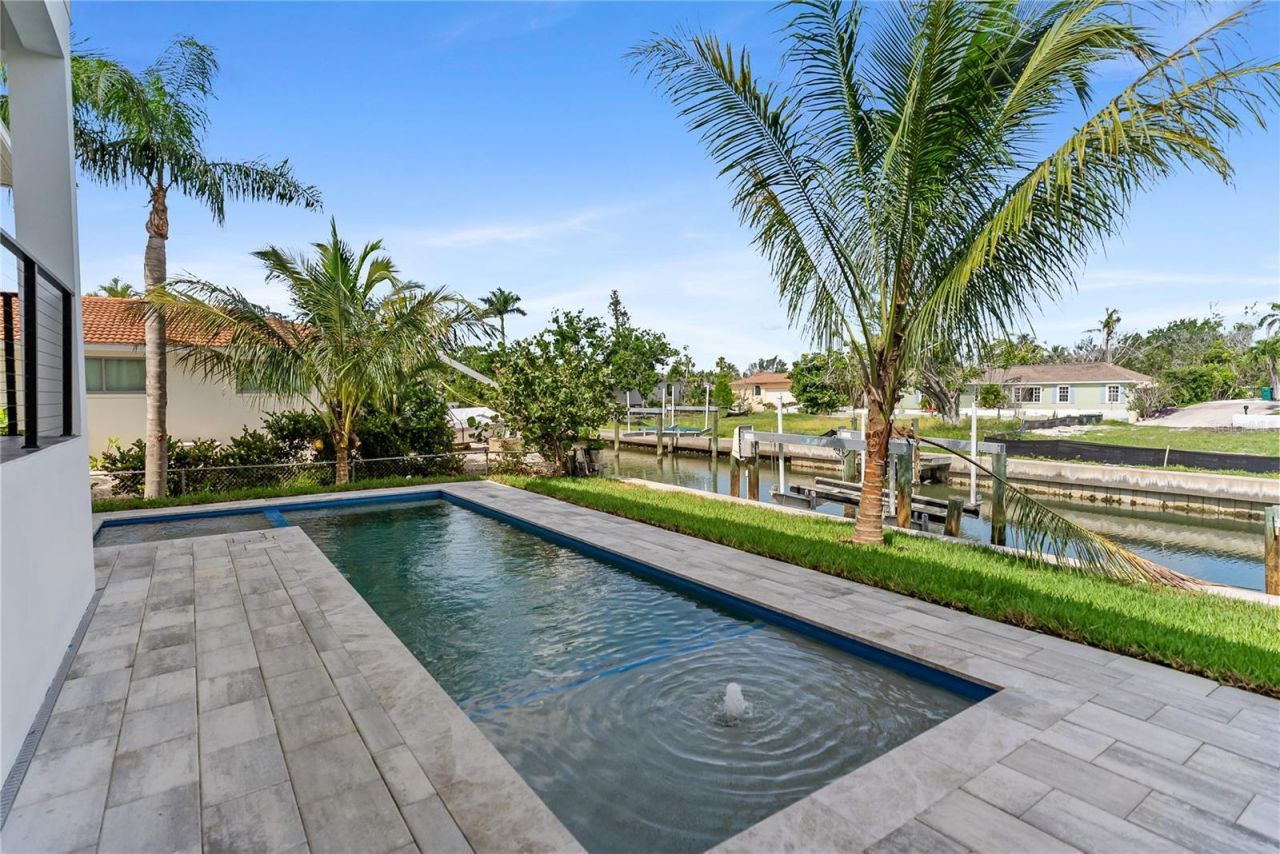 569 Bayview Drive, Longboat Key, FL 34228 Photo