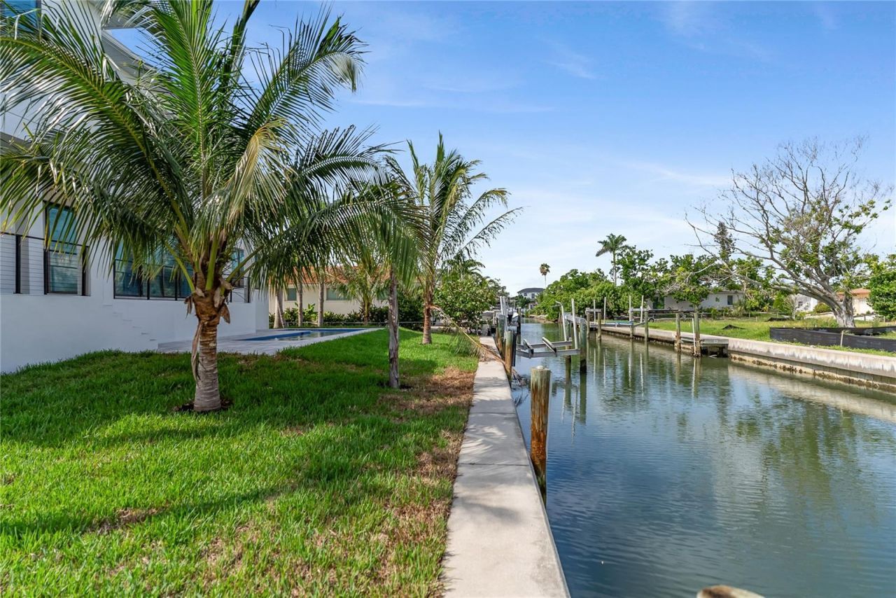 569 Bayview Drive, Longboat Key, FL 34228 Photo