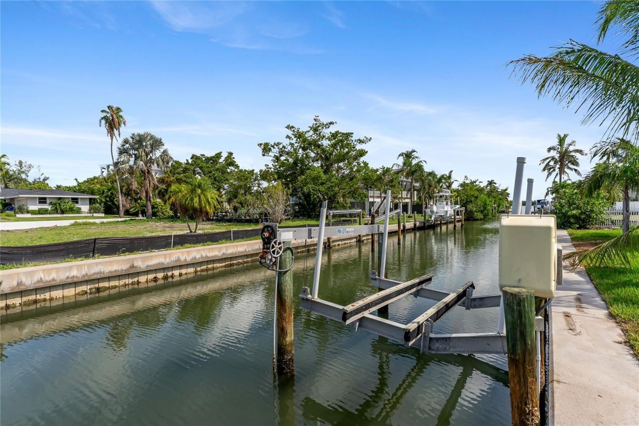 569 Bayview Drive, Longboat Key, FL 34228 Photo