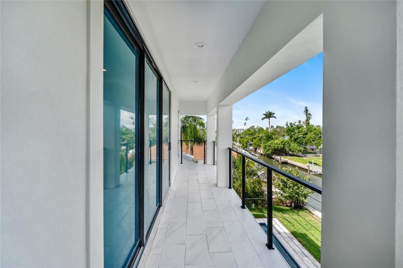 569 Bayview Drive, Longboat Key, FL 34228 Photo