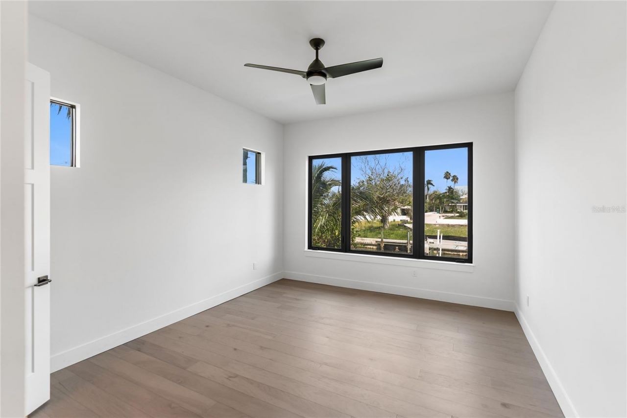 569 Bayview Drive, Longboat Key, FL 34228 Photo