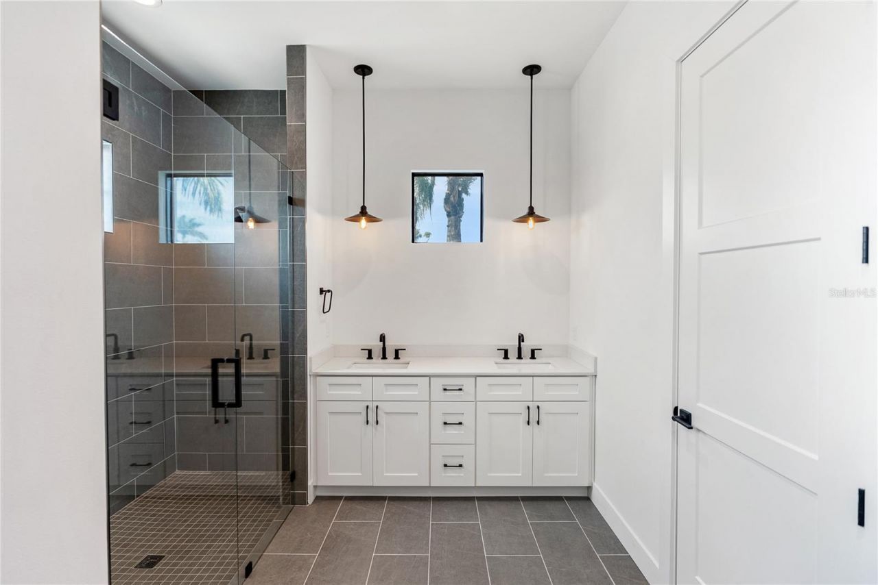 569 Bayview Drive, Longboat Key, FL 34228 Photo