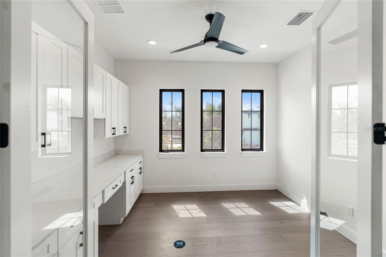 569 Bayview Drive, Longboat Key, FL 34228 Photo