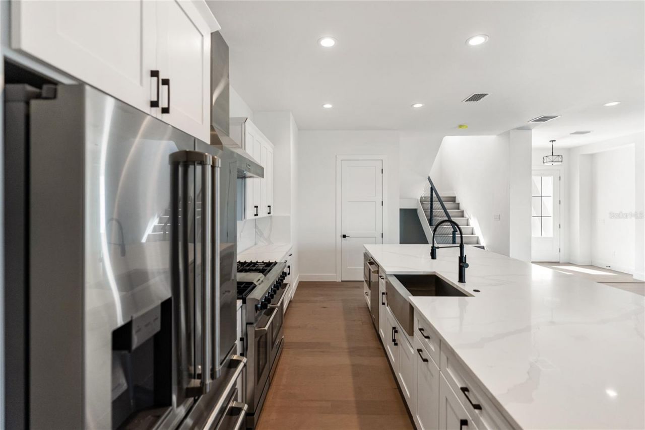 569 Bayview Drive, Longboat Key, FL 34228 Photo