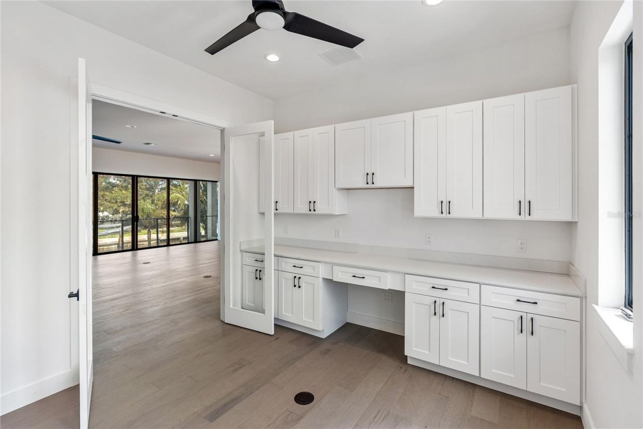 569 Bayview Drive, Longboat Key, FL 34228 Photo