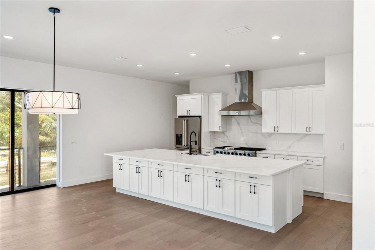 569 Bayview Drive, Longboat Key, FL 34228 Photo