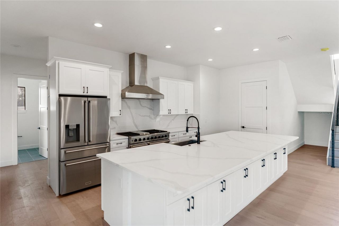 569 Bayview Drive, Longboat Key, FL 34228 Photo